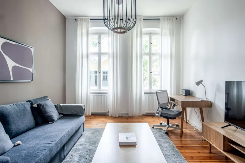 Beeindruckende 2-Zimmer Wohnung in Friedrichshain - voll möbliert — photo 1